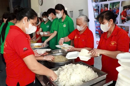 Free meal initiative brings nutrition to disadvantaged patients